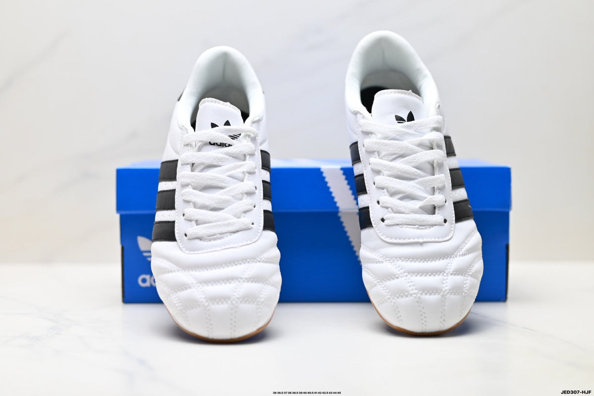 Exclusive Classic Court Leather Sneakers — EU 36 / US M4 / W5.5 / 23CM — Detail View