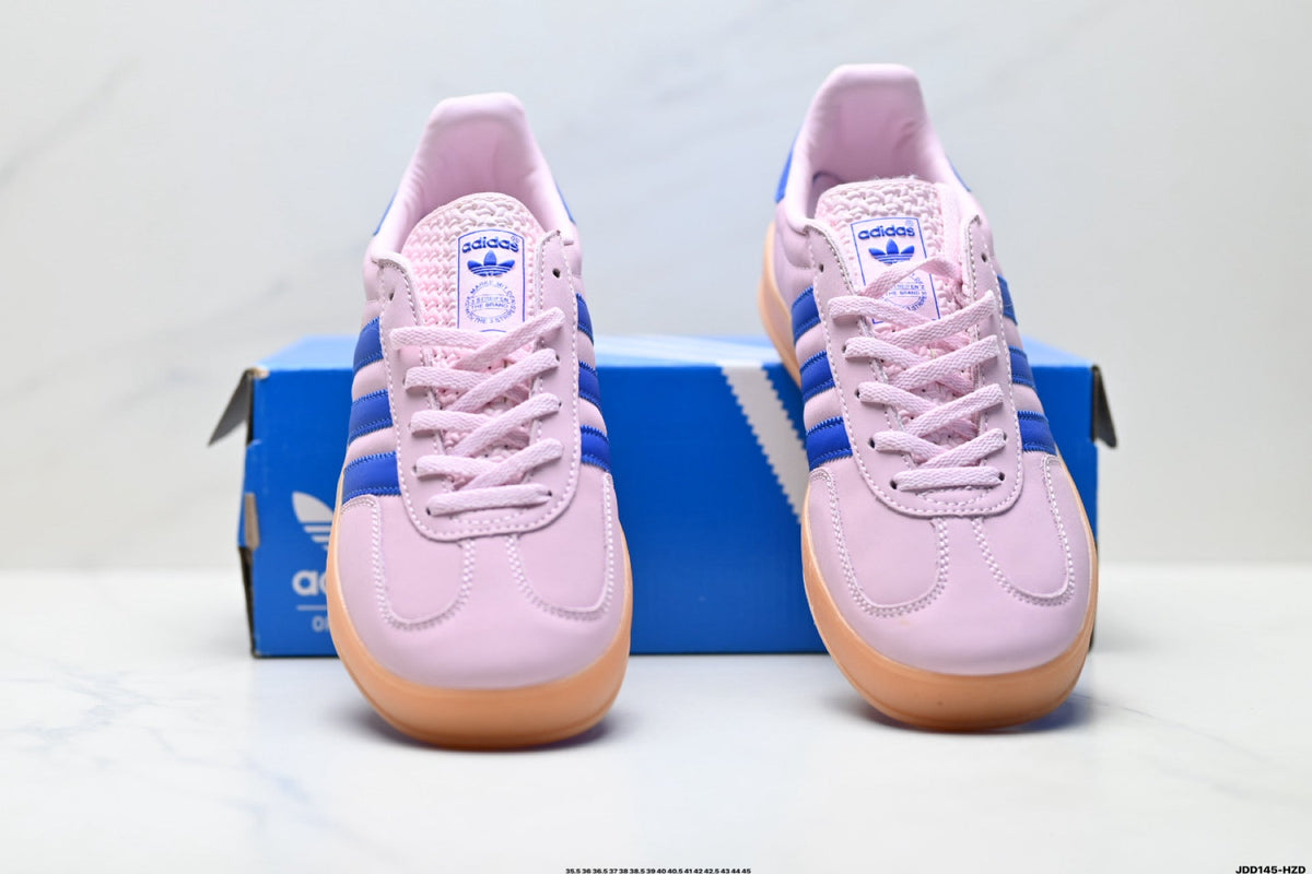 Exclusive Adidas Classic Low Top Sneakers — EU 36 / US M4 / W5.5 / 23CM — Detail View