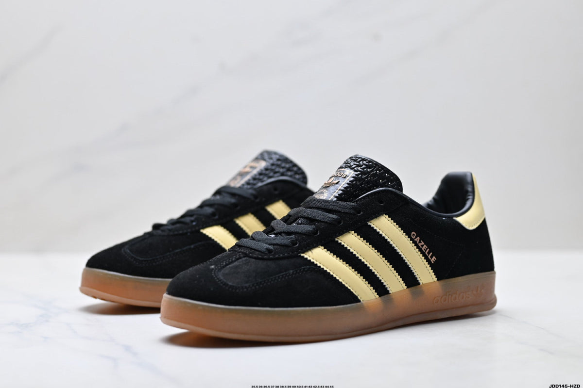 Exclusive Adidas Classic Low Top Sneakers | — EU 36 / US M4 / W5.5 / 23CM — Top View
