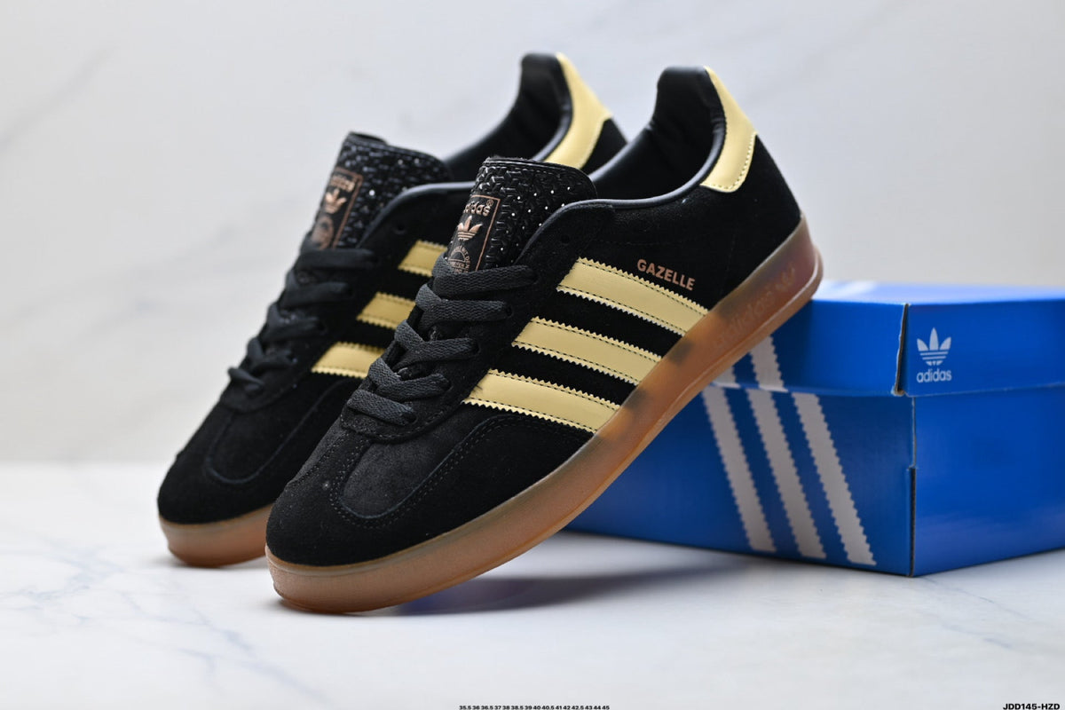 Exclusive Adidas Classic Low Top Sneakers | — EU 36 / US M4 / W5.5 / 23CM — Side View