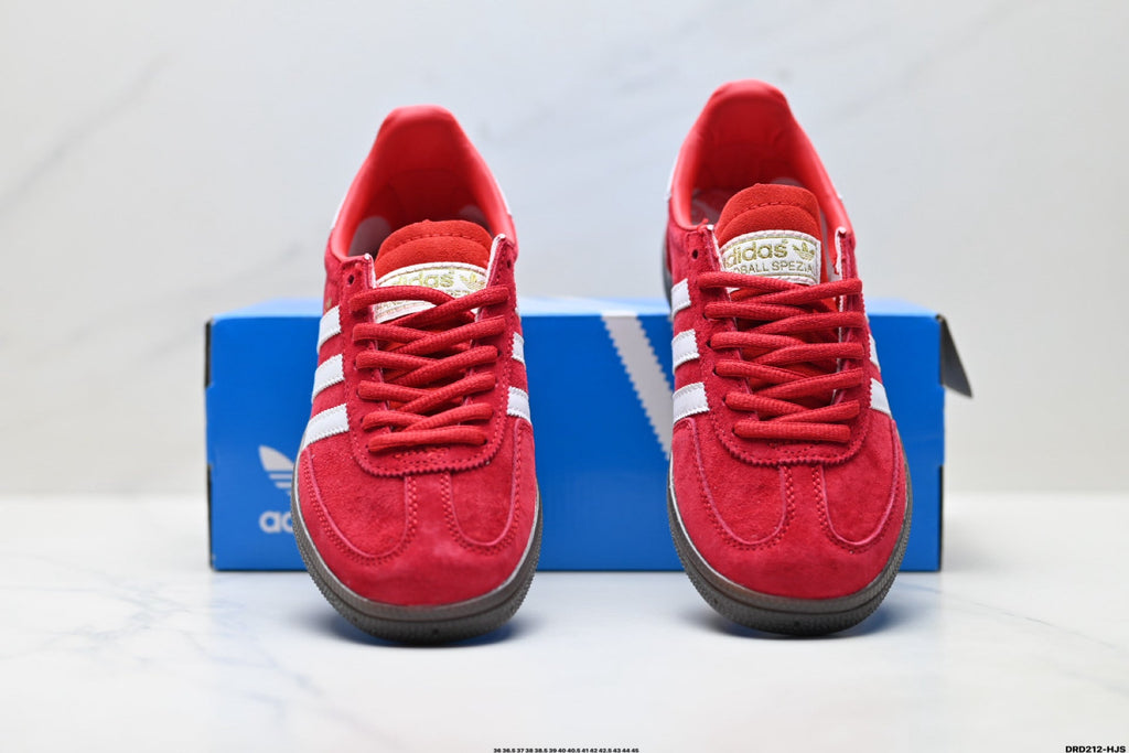 Exclusive Adidas Classic Retro Low Top Sneakers — EU 36 / US M4 / W5.5 / 23CM — Detail View
