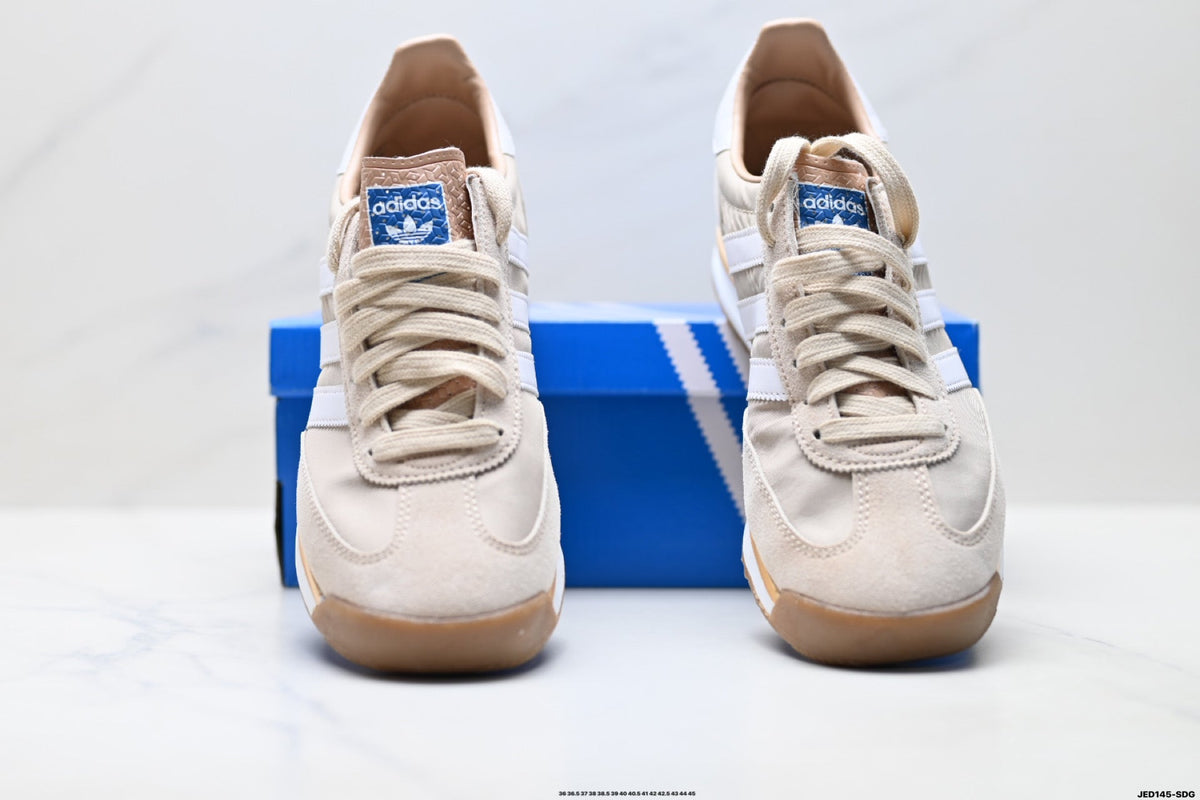 Exclusive Adidas SL 72 RS Retro Lifestyle Sneakers — EU 36 / US M4 / W5.5 / 23CM — Detail View