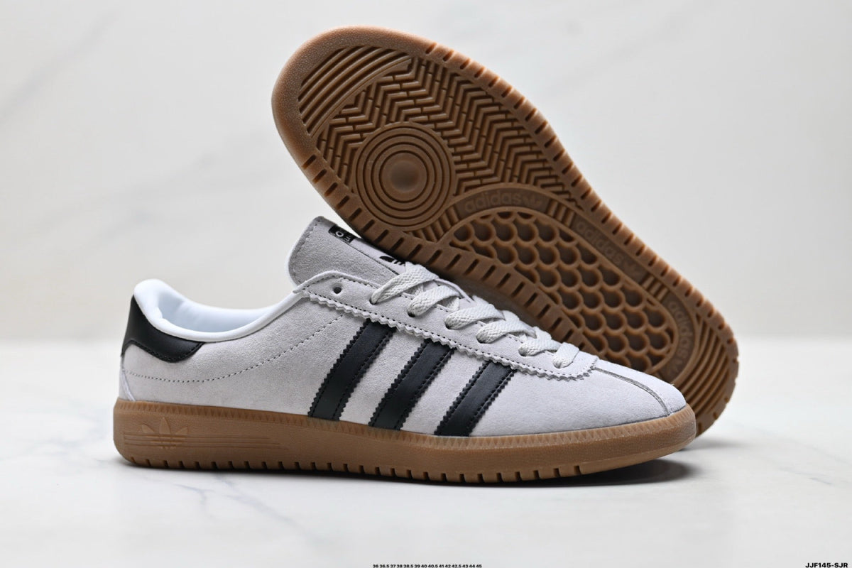Exclusive Adidas K81801450 Unisex Casual Sneakers #2 — White/Black/Gum — Size EU 36 / US M4 / W5.5 / 23CM — Top View