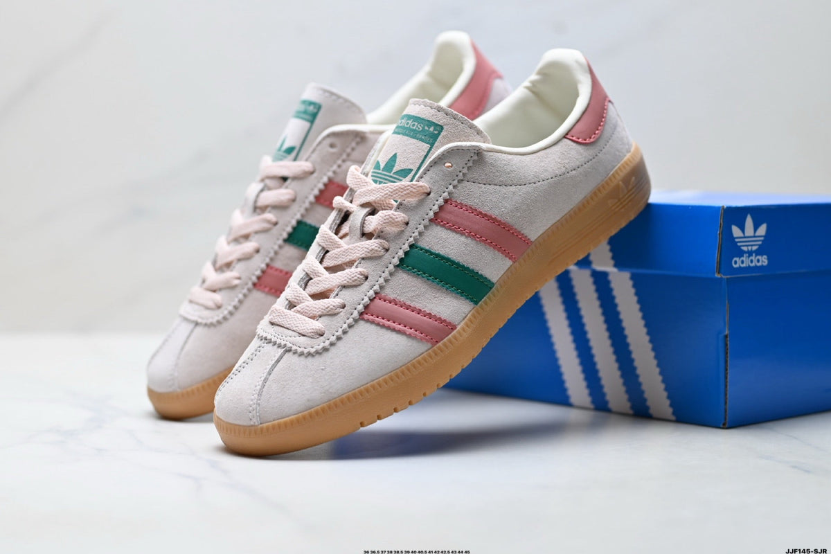 Exclusive Adidas K81801450 Unisex Casual Sneakers #2 — White/Black/Gum — Size EU 36 / US M4 / W5.5 / 23CM — Lifestyle View