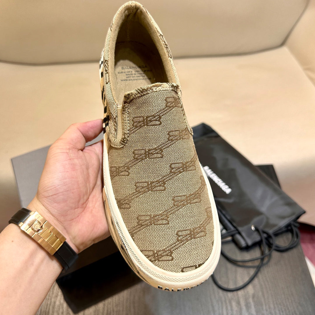 Exclusive Balenciaga Runway Style Shoe — Black — Size 38 — Detail View