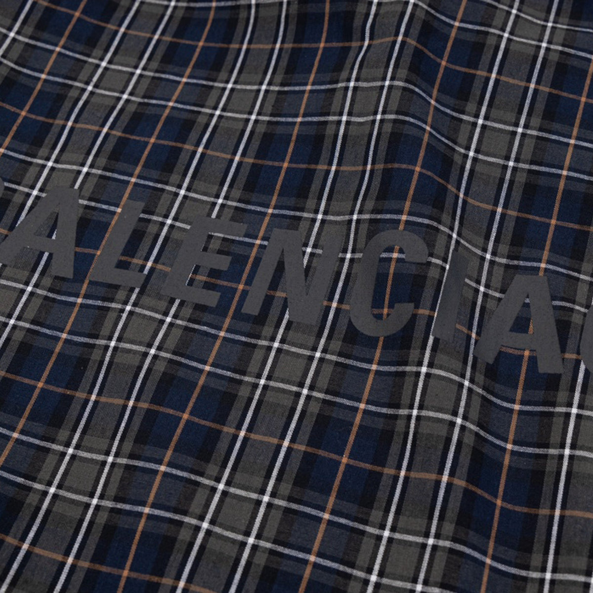 Exclusive 2025SS Plaid Long-Sleeve Shirt — S — Detail View